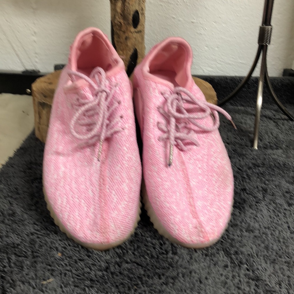 Link light up shoes‎